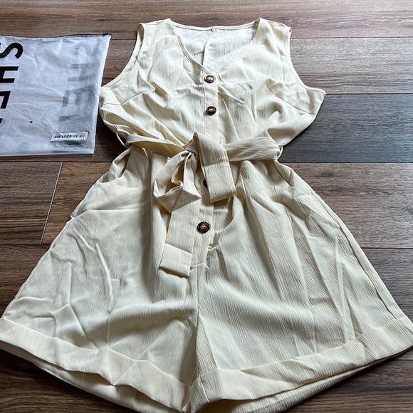 Shein Adorable Cream Romper - new with bag - Picture 4 of 6